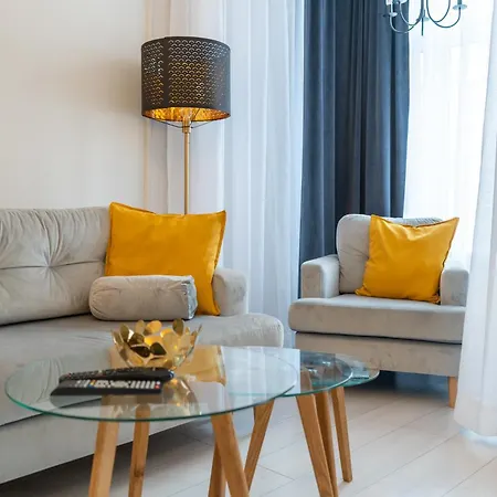 Slowackiego Glamour By Bookinghost