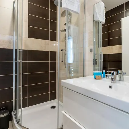 Slowackiego Glamour By Bookinghost *