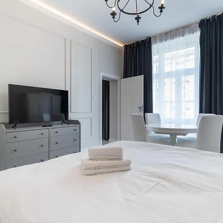 Slowackiego Glamour By Bookinghost كاتوفيتسه